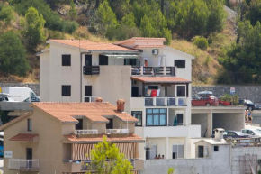 Ella Apartments  Омиш